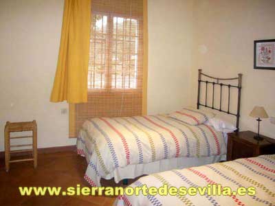 open slide show Casa Rural La Vega