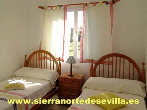 open slide show Casa Rural El Andreal